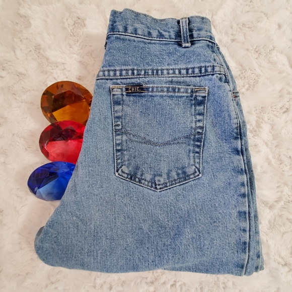 chic Denim - CHIC vintage High rise Mom jeans light wash sz. 8 avg.